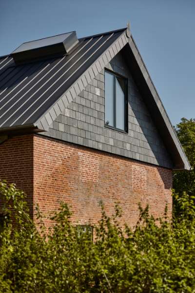 Steel-Clad Roof by the Shores of Mossø, Alkenvej 45, 8660 Skanderborg, Denmark